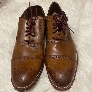 Men’s Johnston & Murphy leather shoes, size 10.5, color brown